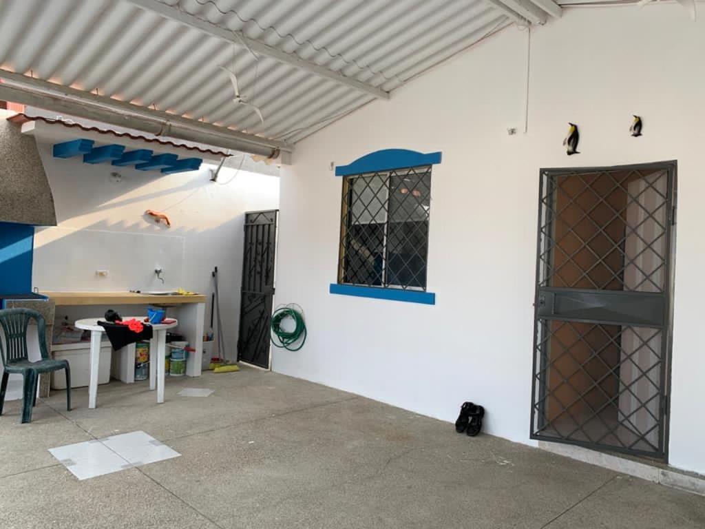 Beach House In Punta Carnero Salinas / Casa Eksteriør billede